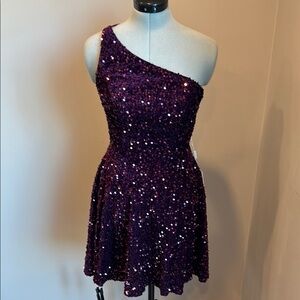 Prom dress!! Never worn with pockets!! Elegant Purple Sequin One-Shoulder Dress